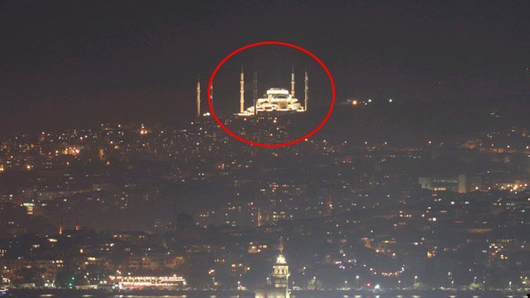 Çamlıca Camii aydınlatıldı