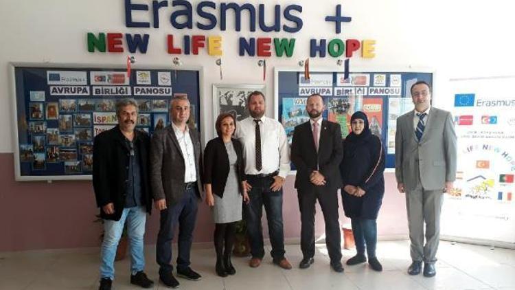 Türk okullarının mülteci projesi Alman belediyesinin ilgisini çekti