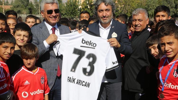 Beşiktaş, Cizrede forma dağıttı