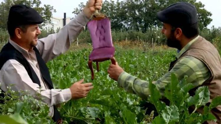 Topraktan mobilya hasat edilen klip ilgi odağı oldu