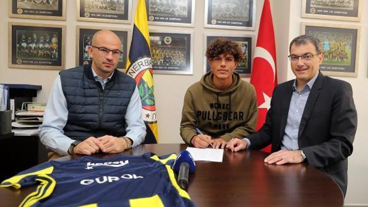 Fenerbahçe, Gürol Demirezen ile profesyonel sözleşme imzaladı