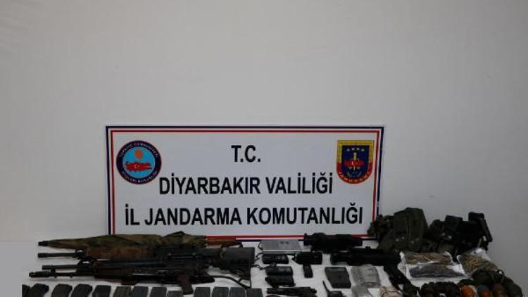 Diyarbakırda eylem hazırlığındaki 3 terörist yakalandı, 4 terörist öldürüldü