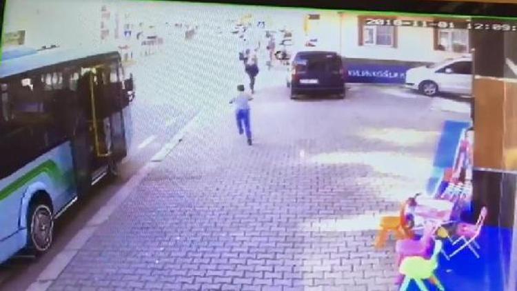 Kamyonun çocuğa çarptığı kaza güvenlik kamerasında