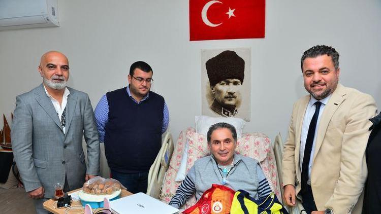 Fenerbahçeli İş Adamları Vakfından İlyas Tüfekçiye ziyaret
