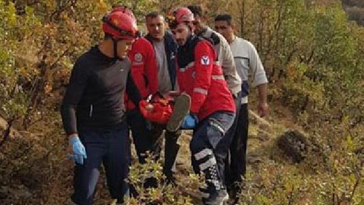 Dağlık arazide düşerek yaralanan çoban kurtarıldı