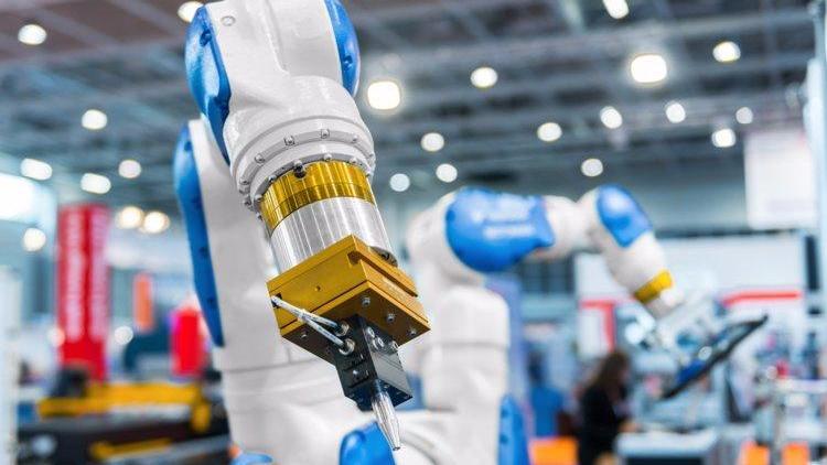 Sanayide insiyatif alan robot dönemi başlıyor