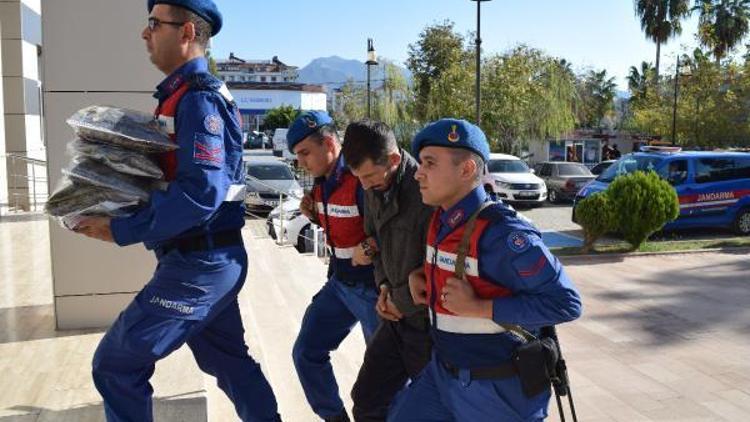 Yolcu otobüsünde uyuşturucu ele geçirildi (2)