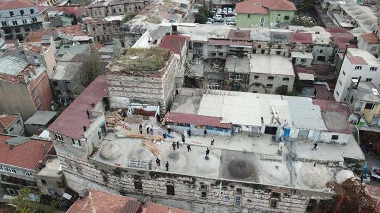 (Ek hava fotoğraflarıyla) -  Dronea yakalanan tarih talancılarının yaptıkları barakalar yıkıldı