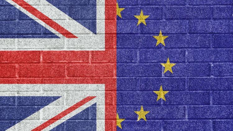 İngilterede şok Brexit çatlağı: İstifa etti