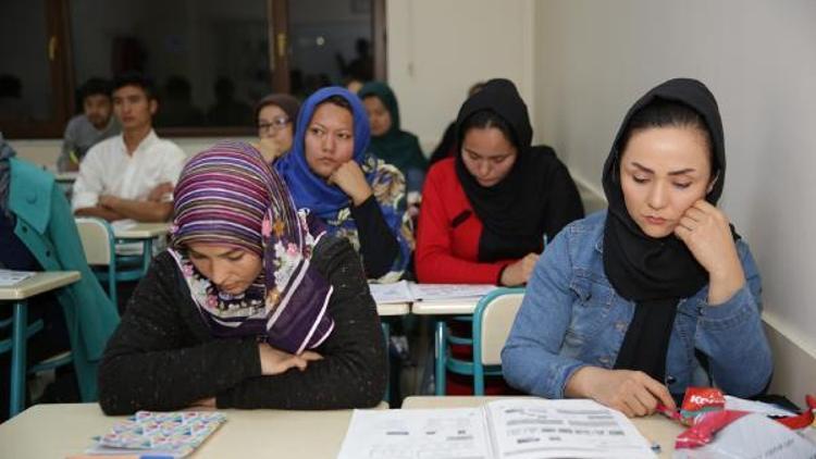 Kayseride yaşayan Afganlara Türkçe eğitimi veriliyor
