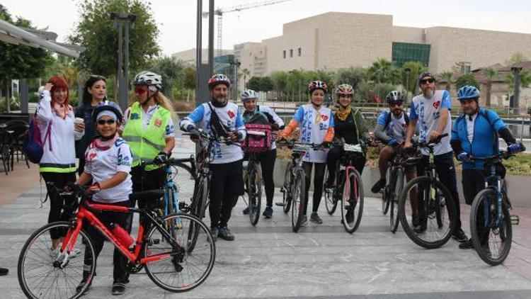 500 kilometre pedal çevirip, Mersinden Anıtkabire gittiler