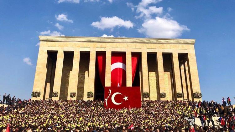 Fenerbahçeliler Ata’nın huzurunda