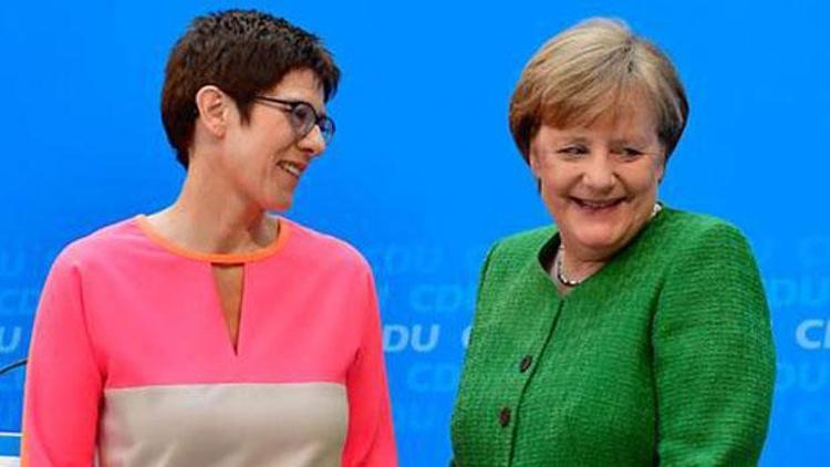 Merkel’in koltuğuna en yakın isim Karrenbauer