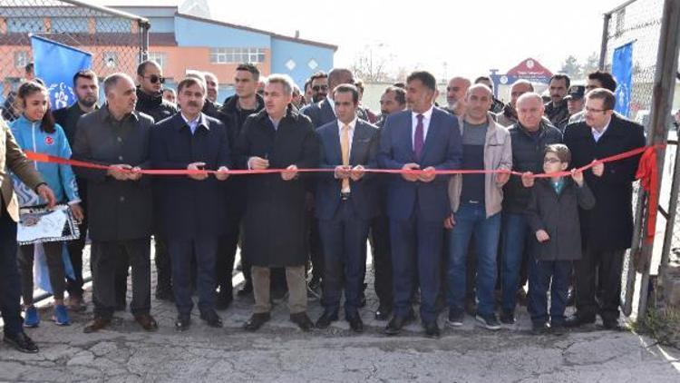 Ağrıda stadyumun açılış maçında olay çıktı