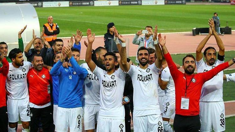 Altay evinde Adana Demirsporu farklı geçti