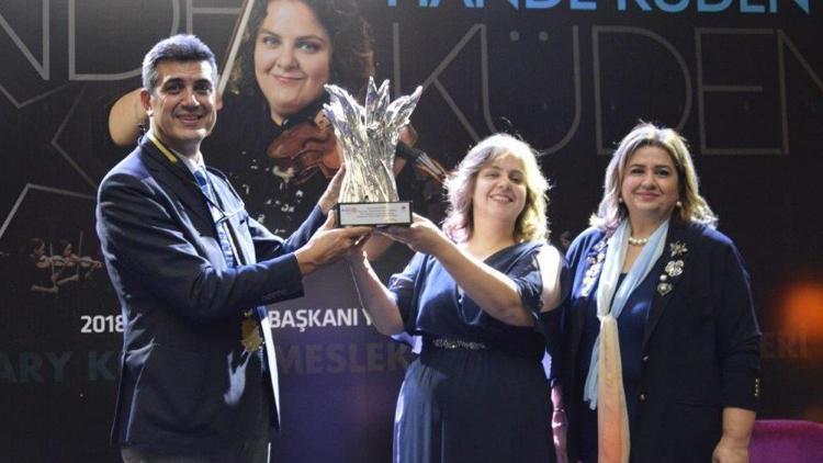 Alman Senfoni Orkestrası 2. Başkemanistine Adana Rotary Kulübü’nden ödül