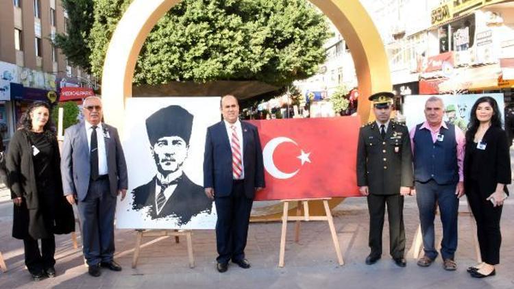 Atatürk’ü resmedip sergilediler