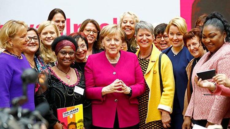 Merkel: Meclisteki kadın sayısı Sudan seviyesinde