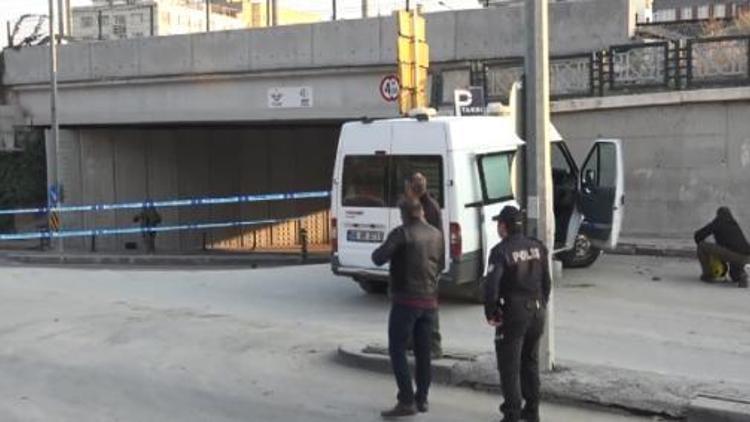 Ankara Adliyesi önündeki şüpheli çanta fünye ile patlatıldı