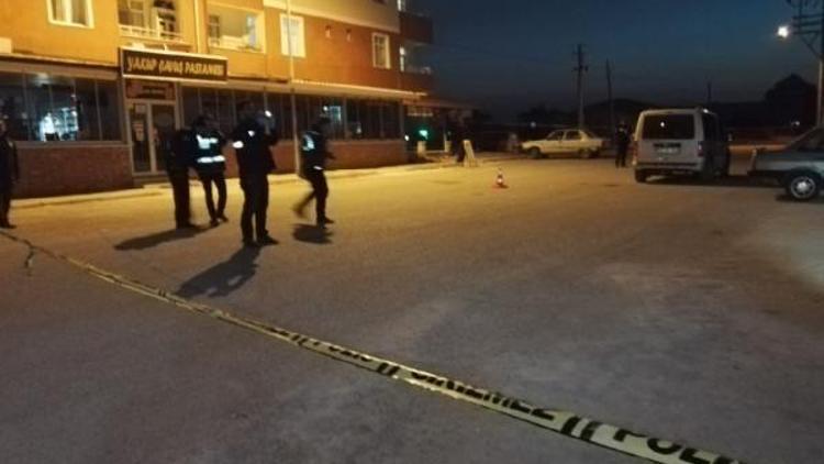 Komşu pastaneciler arasında silahlı kavga: 1 ölü, 2 yaralı