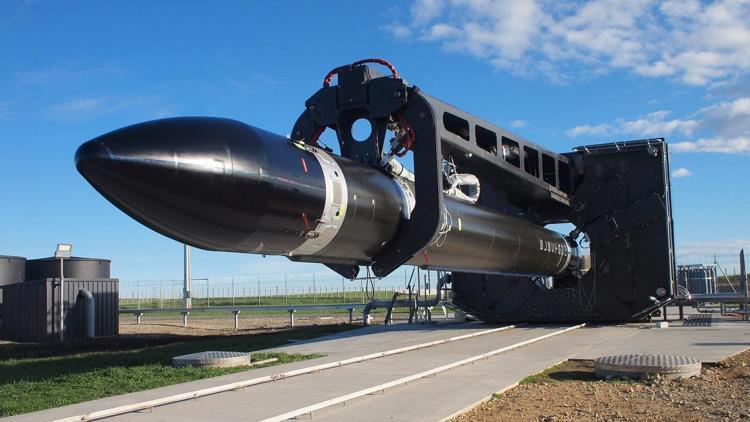 Rocket Lab ilk ticari uydu fırlatışını yaptı