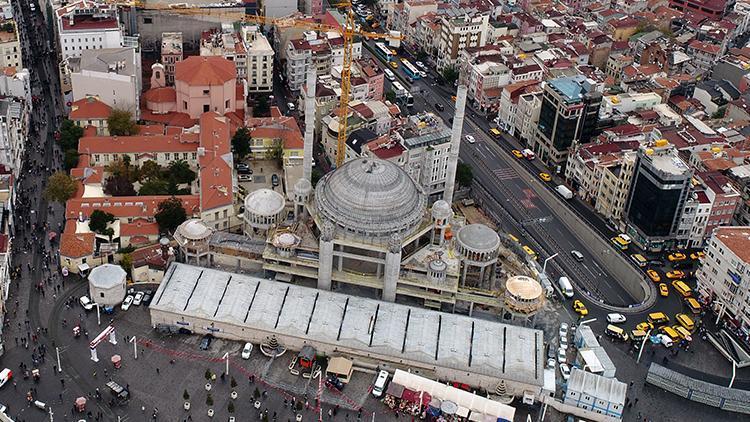 Taksim Camiinde ince işçilik başladı