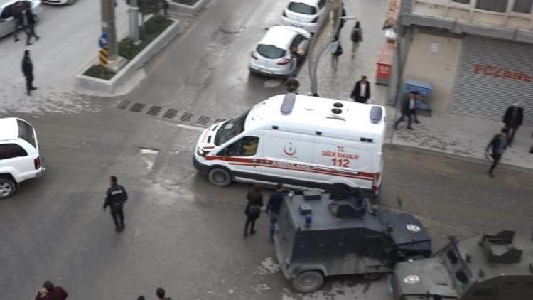 Hakkaride PKKlı teröristlerden füze saldırısı: 3 işçi yaralandı