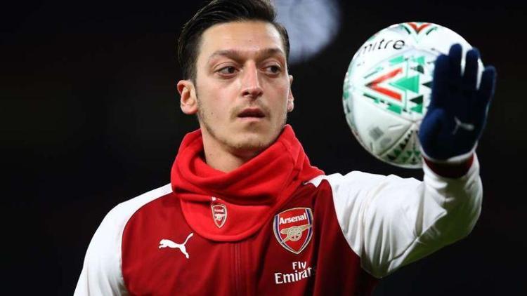 Mesut Özilin menajerinden açıklama