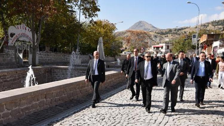 Selçuklu Belediye Başkanı Ahmet Pekyatırmacı, Konya Valisi Cüneyit Orhan Toprak ve beraberindeki heyeti Sillede ağırladı.