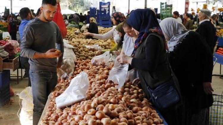 Esnaf, soğandaki fiyat artışını anlatamamaktan dertli