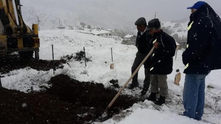 Köylülerin yardımına özel idare ekipleri yetişti