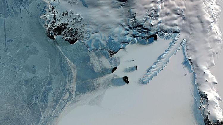 Antarktika buzulları altında eski kıtaların izlerine rastlandı