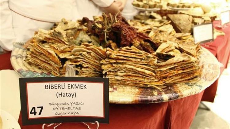 İstinye Üniversitesi öğrencileri 'Dünyanın Ekmeği'ni yaptı