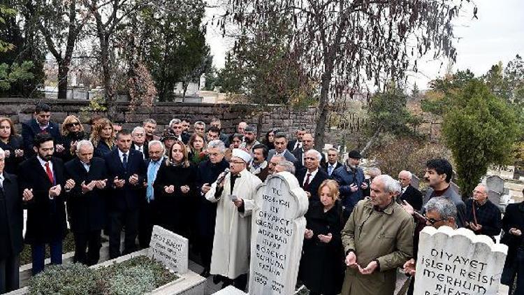 CHPlilerden ilk Diyanet İşleri Başkanı Börekçinin mezarına ziyaret