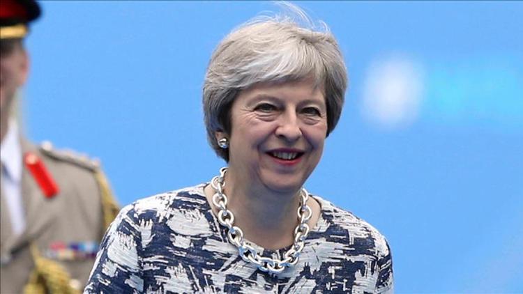 İngiltere Başbakanı May için güvensizlik oylaması talebi