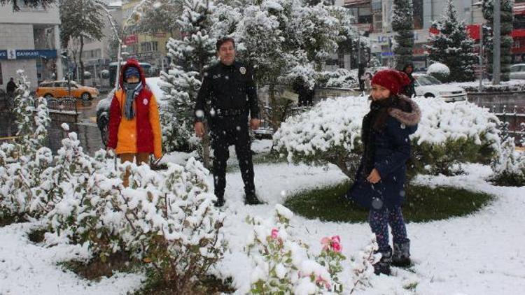 Niğde ve Adanada kar etkili oldu