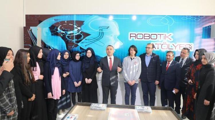 Anadolu İmam Hatip Lisesinde Robotik atölyesi açıldı