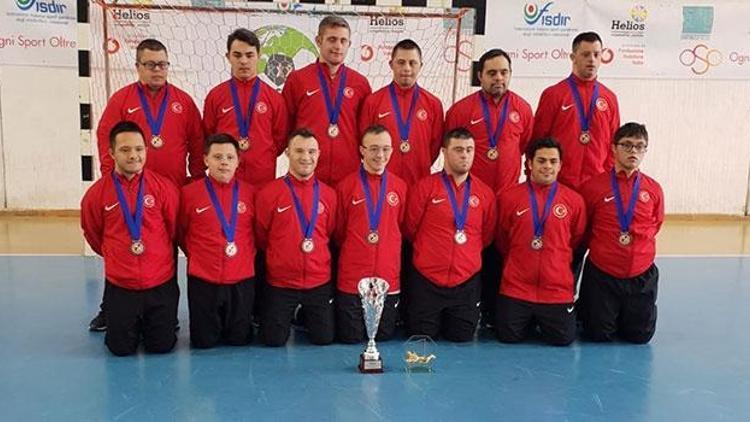 Down Sendromlu Futsal Milli Takımımıza coşkulu karşılama