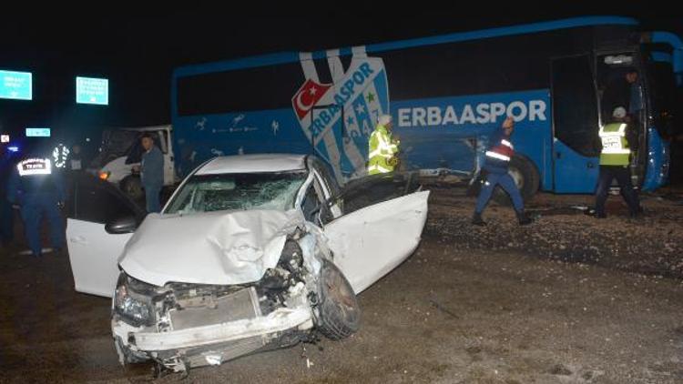 Erbaasporun otobüsü, takımı havalimanına bıraktıktan sonra kaza yaptı: 1 ölü, 3 yaralı