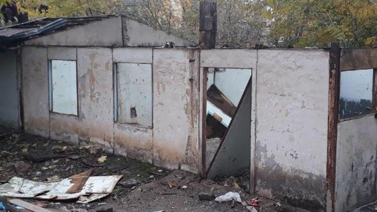 Bingöl’de uyuşturucu kullanılan 2 metruk yapı yıkıldı