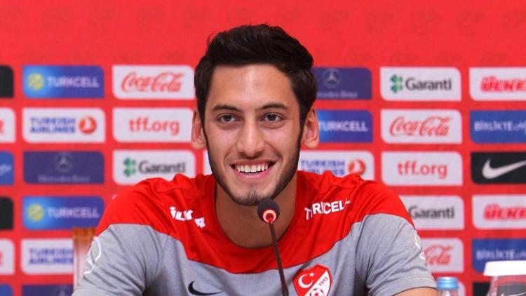 Hakan Çalhanoğlu, A Milli Takım aday kadrosundan çıkarıldı