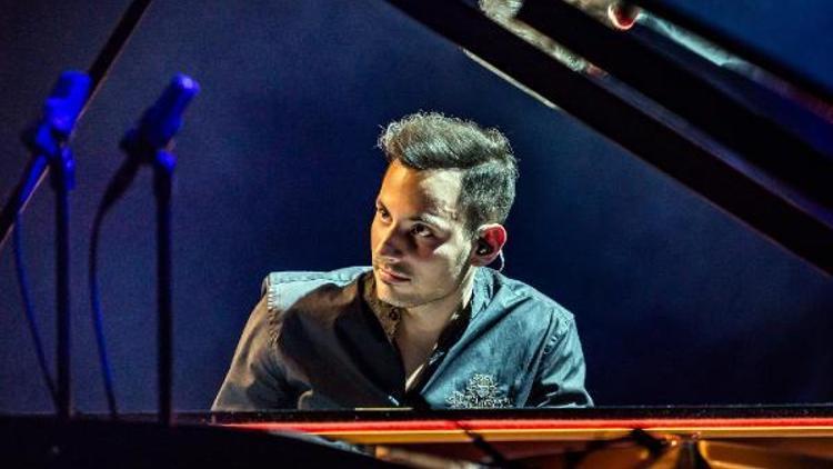 Dünyanın en hızlı piyanisti İzmirde sahne alacak