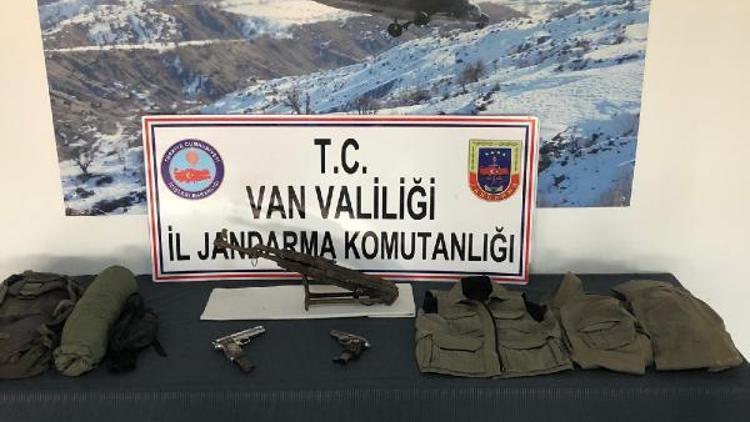 Vanda terör örgütü PKKya ait silah ve patlayıcı ele geçirildi