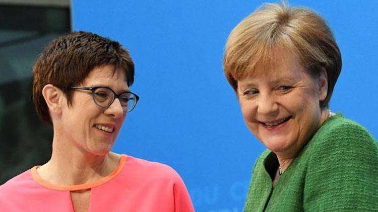 Mini Merkel: Başbakan iki hata yaptı