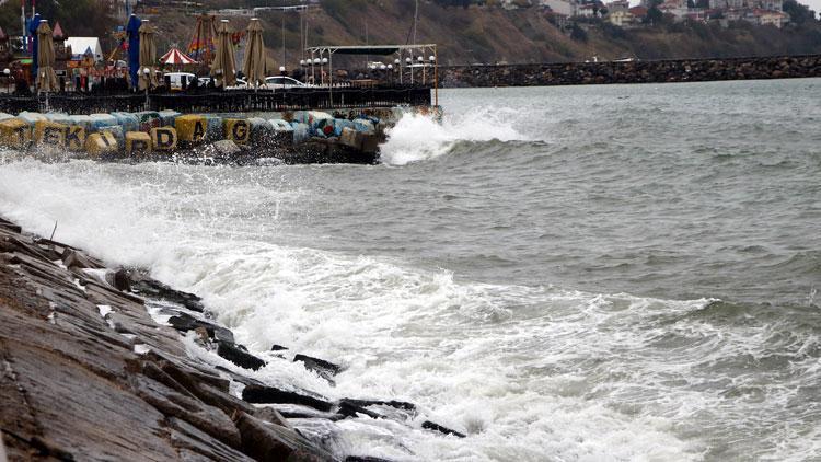 Marmara Denizinde ulaşıma poyraz engeli