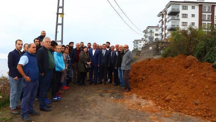 Tapusu bende dedi, yolu kapattı