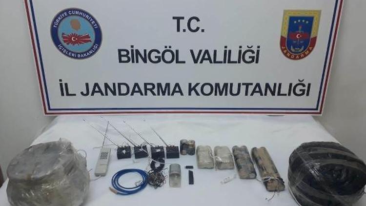 Bingölde PKKya ait paylayıcı ve yaşam malzemeleri ele geçirildi