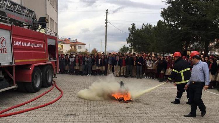 Öğrencilere yangın eğitimi
