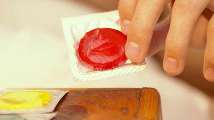 İtalya’da ‘bedava prezervatif’ kavgası