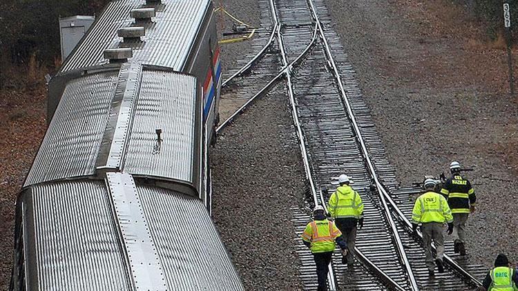 Son dakika... Barselonada tren raydan çıktı